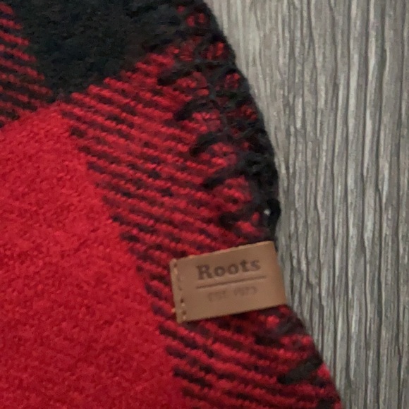 🎁NEW WITH TAGS - Roots scarf new with tags - Picture 4 of 4